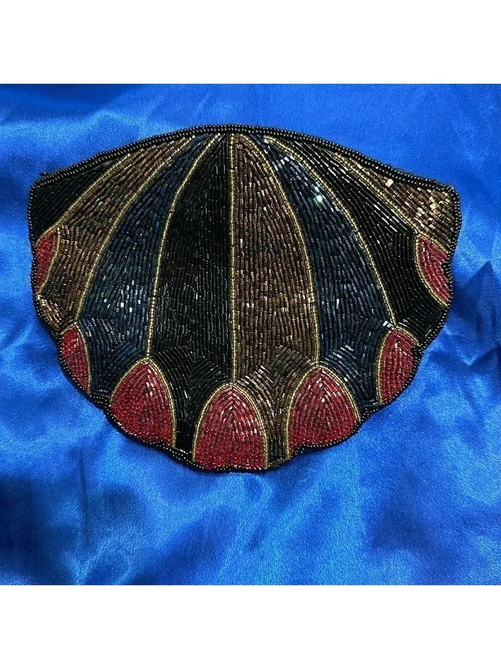 Beaded Scalloped Edged Clam shell Vintage Clutch Evening Bag with Satin lining